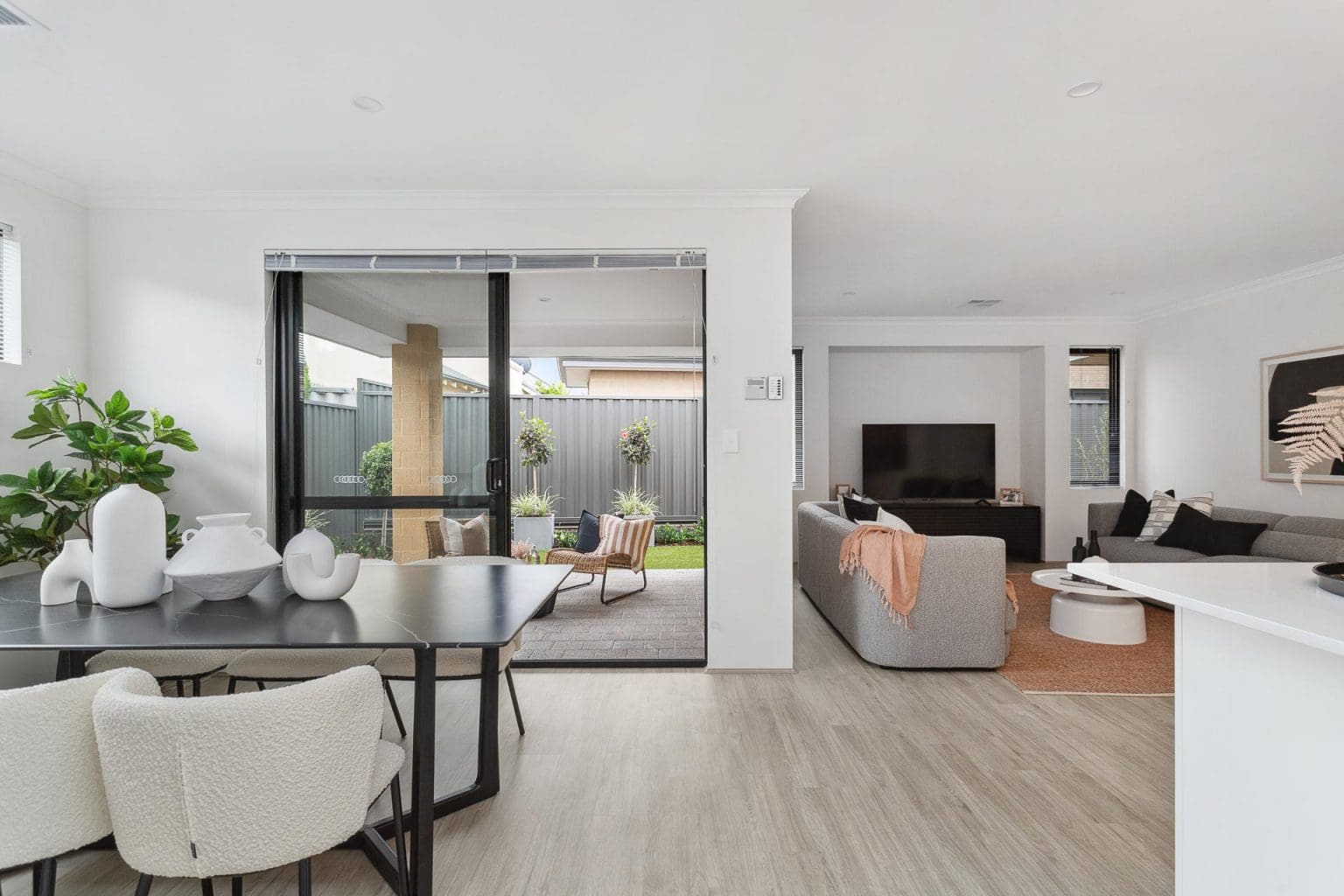 WEB 102 Alexander Drive, Dianella 25