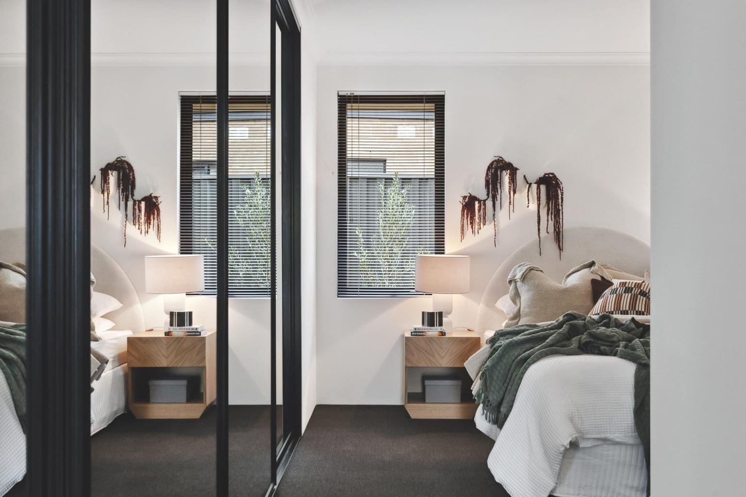 WEB 102 Alexander Drive, Dianella 7